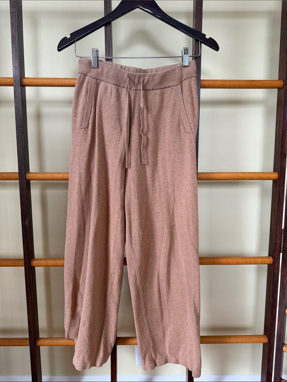Women’s Relaxed Wide Leg Cropped Drawstring Knit Pants in Cheatnut Brown